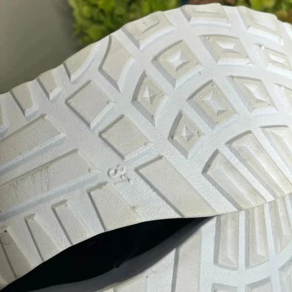 Ateliers Korbin Black Leather Sneakers - Picture 11 of 12